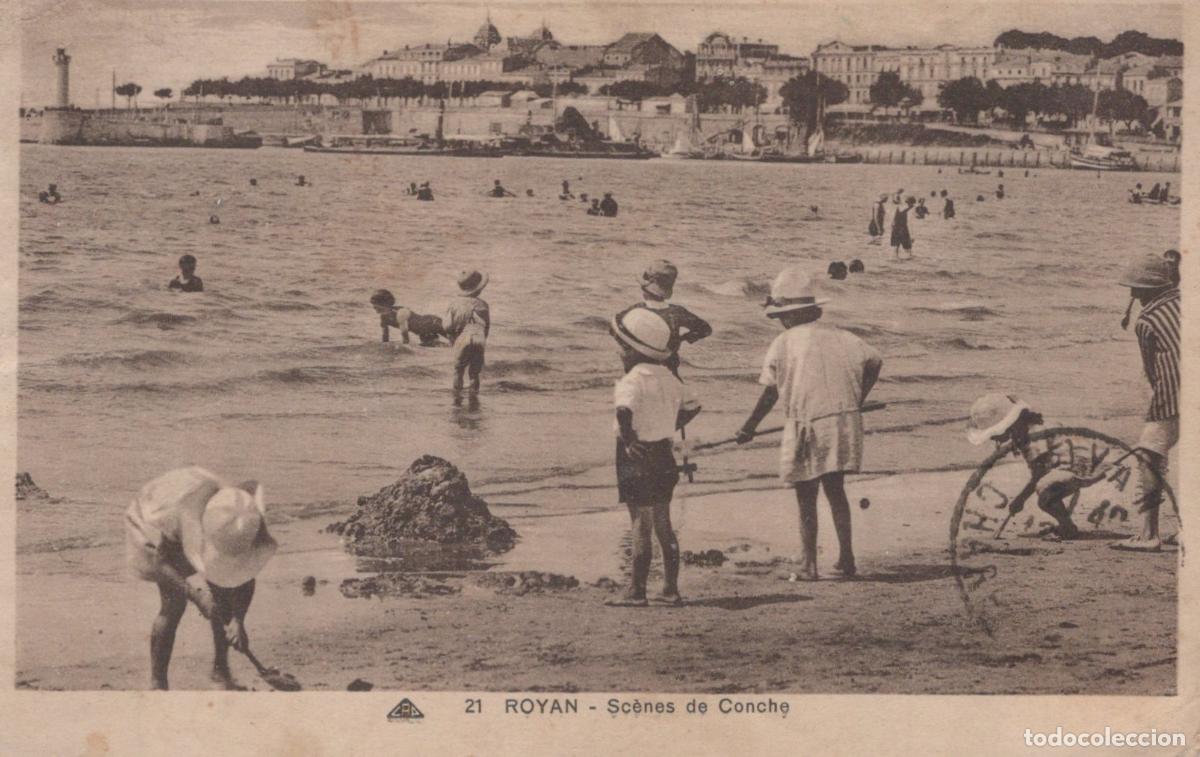 Postcards: France Royan Plage de la Conche Baigneurs Ville C&ocirc;ti&egrave;re *YAD452