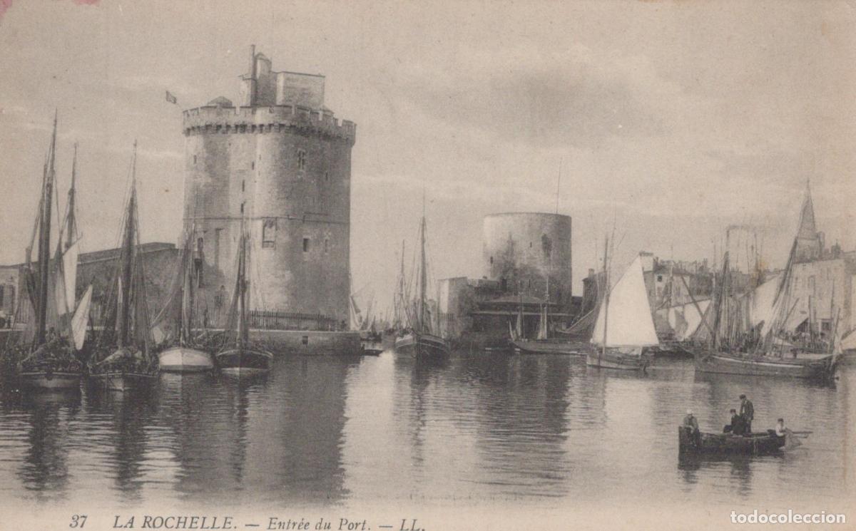 Postcards: France La Rochelle Entr&eacute;e du Port Tours M&eacute;di&eacute;vales Voiliers Unposted *YAD403