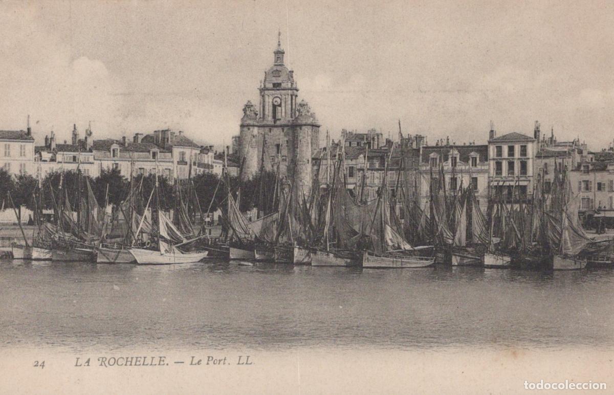 Postcards: France La Rochelle Port Historique Tour de la Lanterne Voiliers Unposted *YAD507