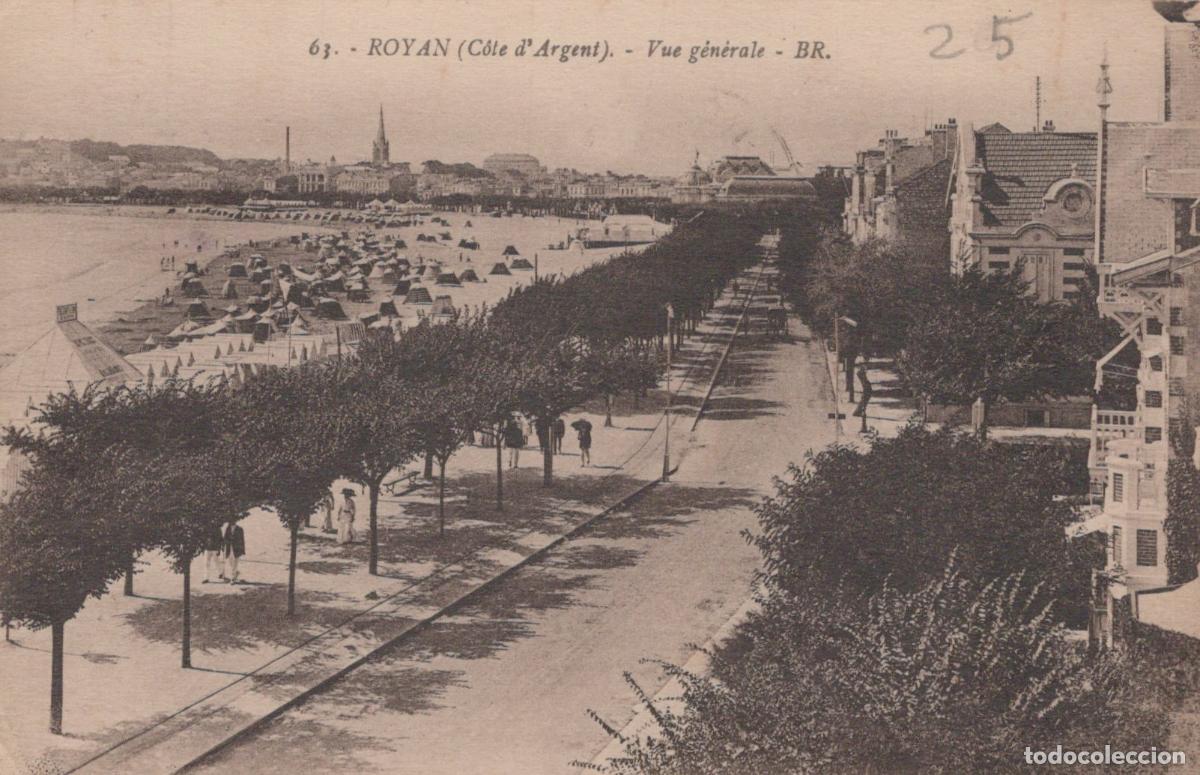 Postcards: France Royan Vue G&eacute;n&eacute;rale Ville Plage et Avenue *YAD438