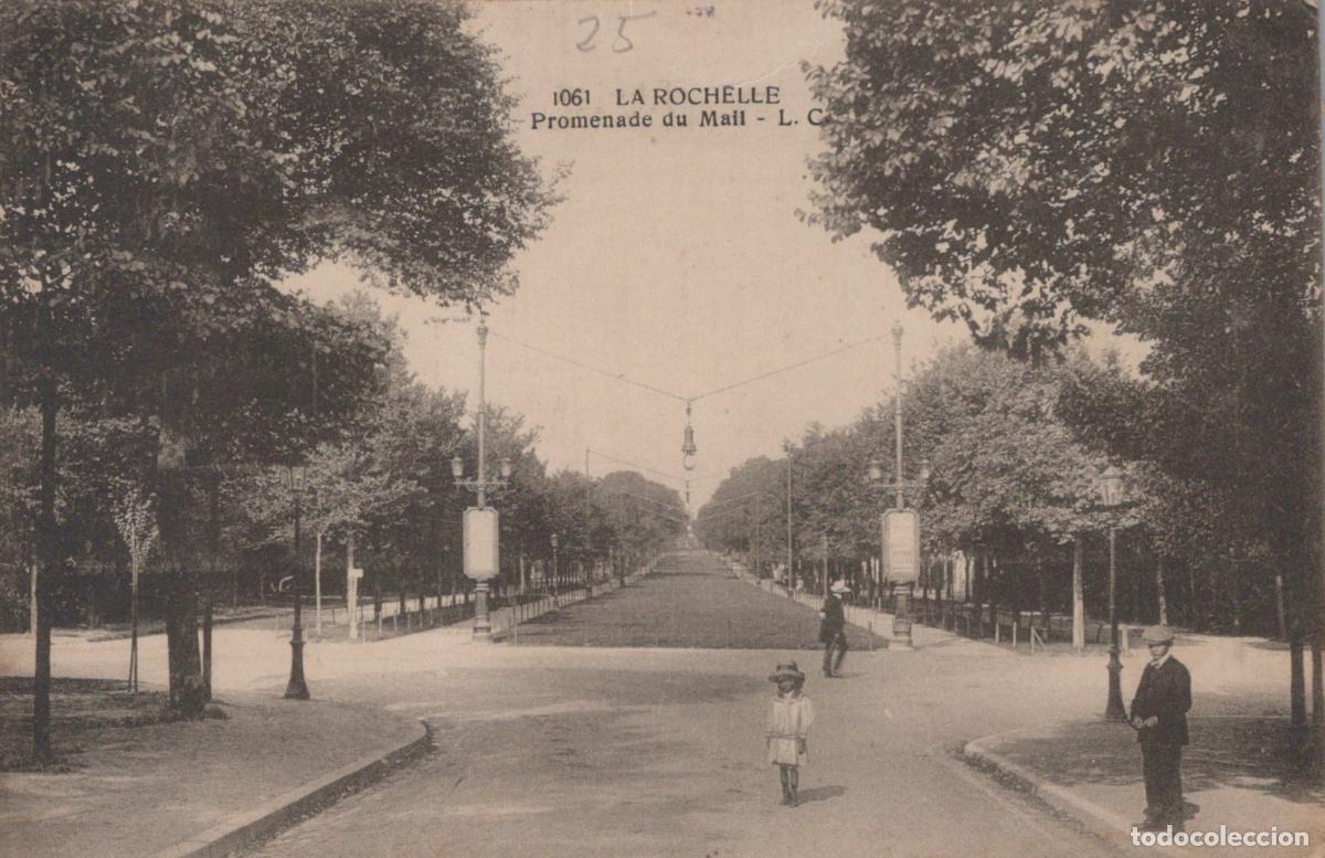 Postkarten: France La Rochelle Promenade du Mail Sc&egrave;ne de Rue D&eacute;but Xxe *YAD503