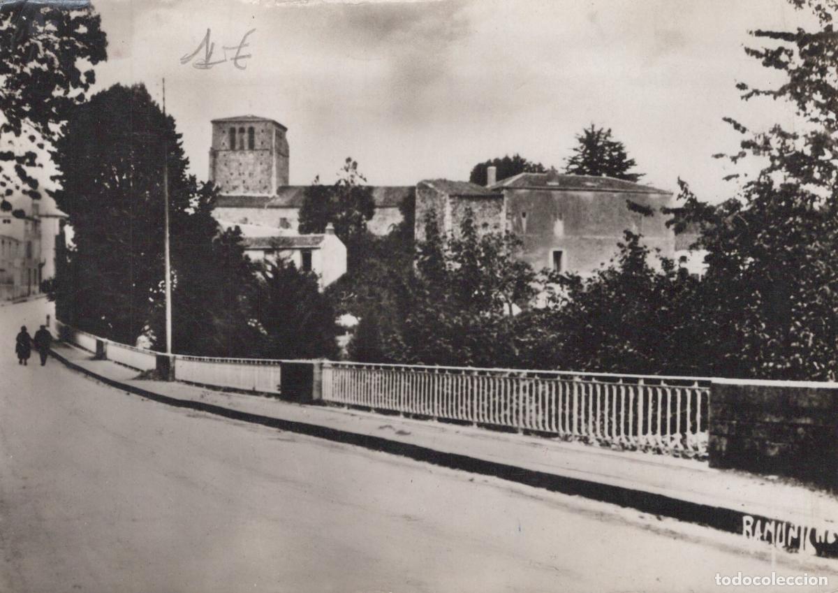 Postales: France Les Herbiers &Eacute;glise du Xve S Clocher du Xiie S Pont Unposted *YAD667