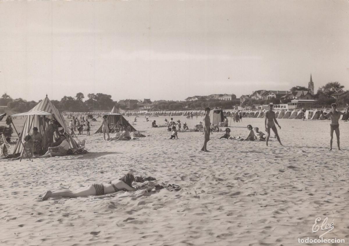 Cartes Postales: France St Georges de Didonne Plage Anim&eacute;e Baigneurs Tentes *YAD748
