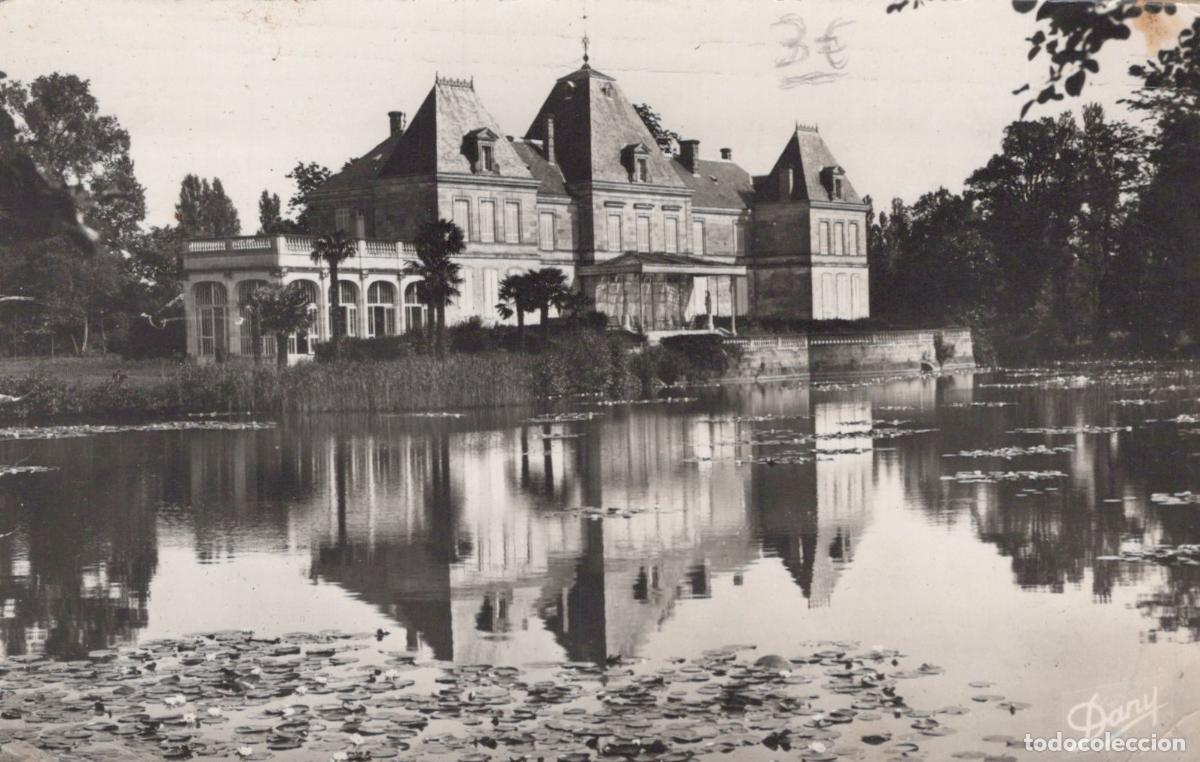 Postcards: France Arsac Ch&acirc;teau D Lac et Reflet N&eacute;nuphars *YAD844