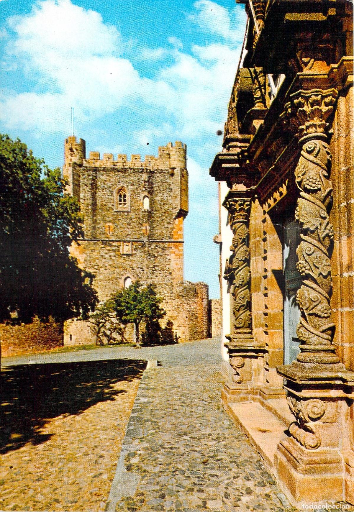 Postales: Postal de la Iglesia de Santa Mar&iacute;a y el Castillo en Braganza, Portugal