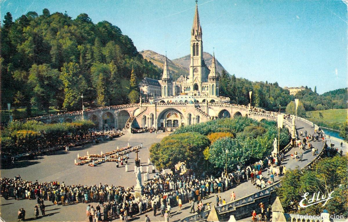 Postales: Postal de Lourdes, peregrinaci&oacute;n en el V&iacute;a Crucis