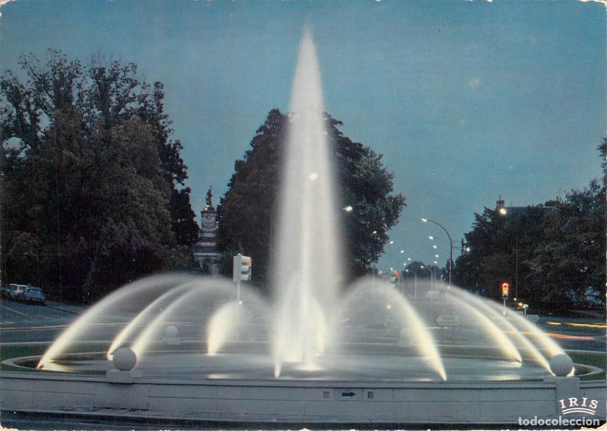 Postais: Postal de Chatellerault Francia Rond-point de la Poste y fuente