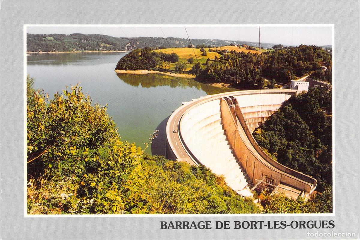 Postais: Postal del Barrage de Bort-les-Orgues en la regi&oacute;n de Corr&egrave;ze, Francia