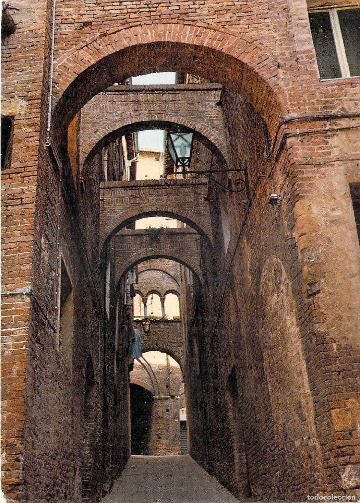 Postales: Postal de Via della Galluzza en Siena, Italia
