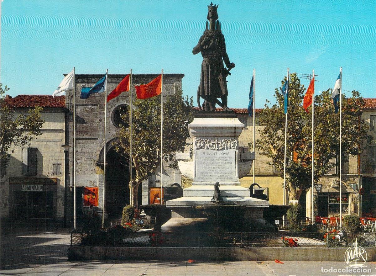 Postales: Postal de Aigues-Mortes con la estatua de San Luis