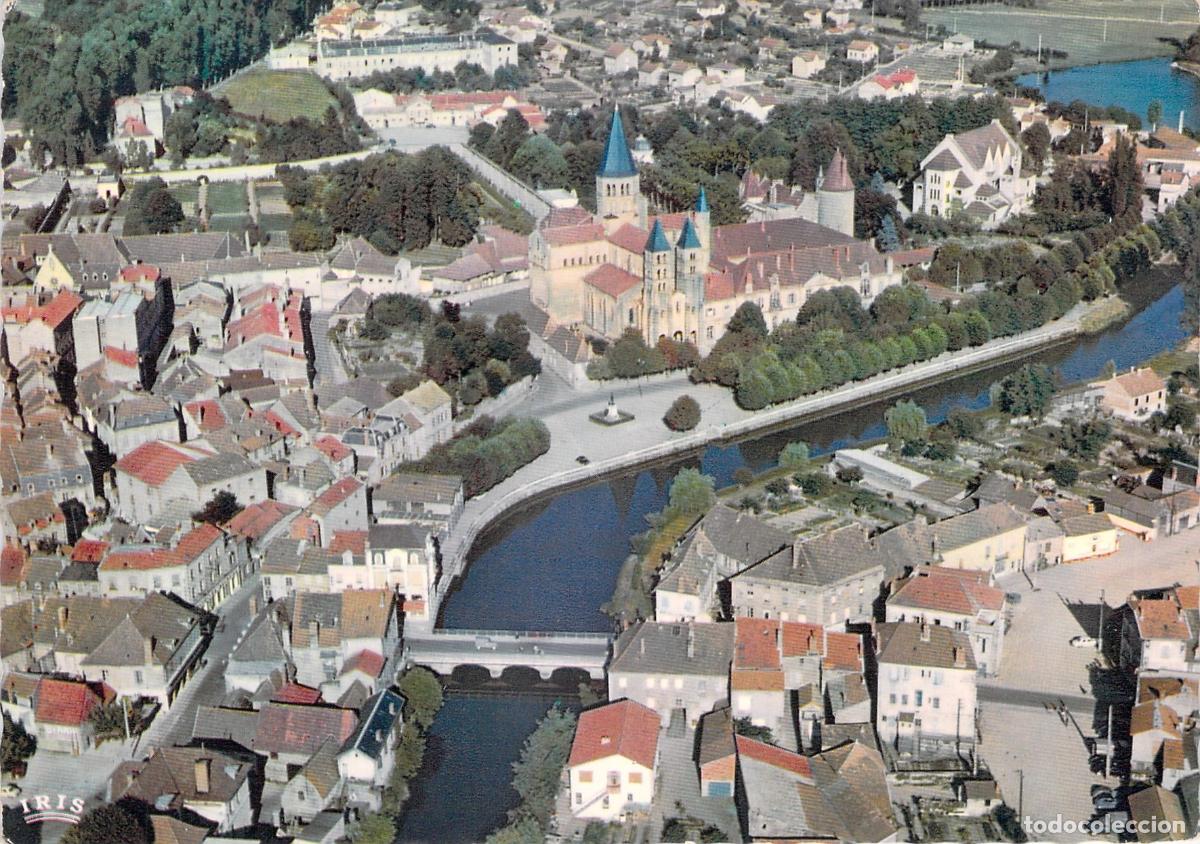 Postales: Postal de vista a&eacute;rea de Paray-le-Monial en Francia