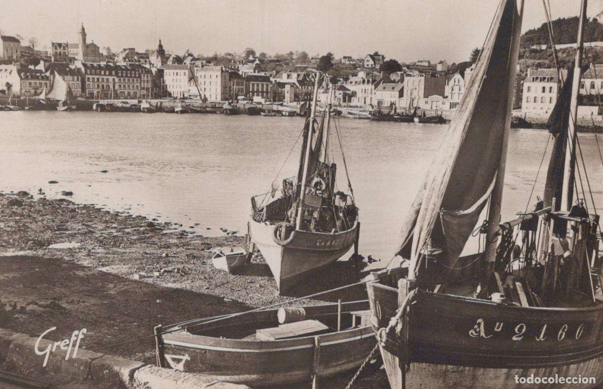 Postales: France Audierne Port de P&ecirc;che Bateaux Architecture Real Photo Unposted *YAE015