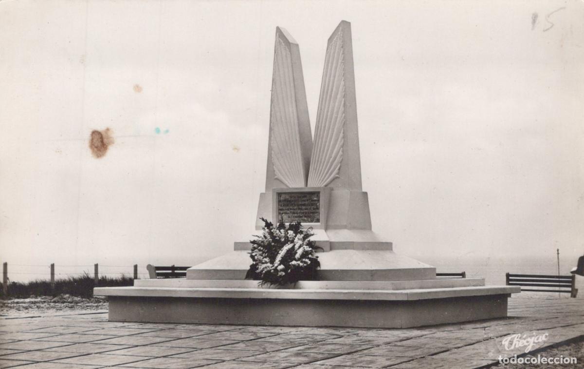 Postkarten: France Mimizan Plage Monument Aux Ailes M&eacute;morial Real Photo Unposted *YAE041