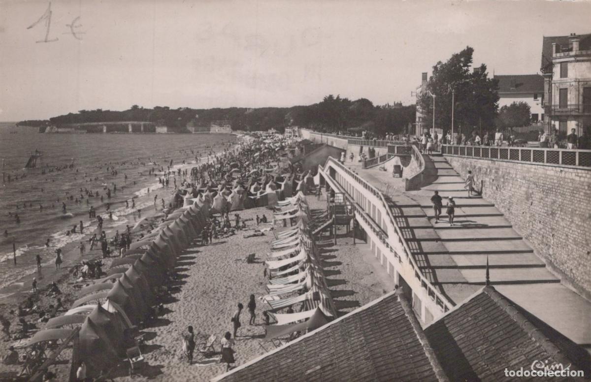 Postkarten: France Fouras Grande Plage Anim&eacute;e Baigneurs Promenade Real Photo *YAE098