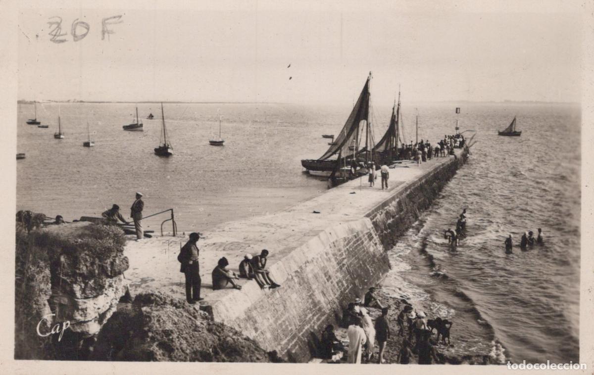 Postkarten: France Fouras Jet&eacute;e Port Sud Voiliers Baigneurs *YAE104