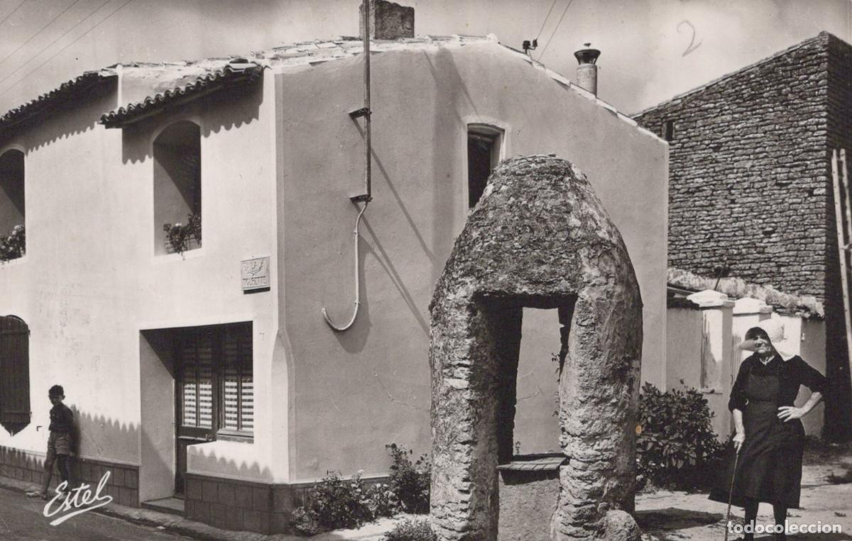 Postais: France Ile de Re Portes en Re Vieux Puits *YAE119