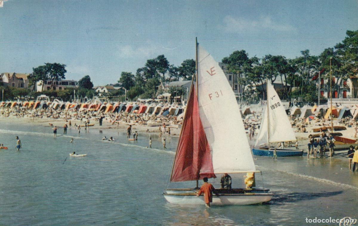 Cartoline: France Saint Palais sur Mer Plage &Agrave; Mar&eacute;e Haute Voiliers Foule *YAE096