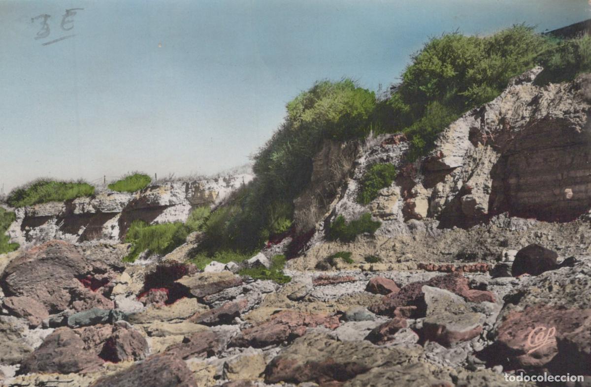 Postales: France Chatelaillon Rochers et Falaises Unposted *YAE115