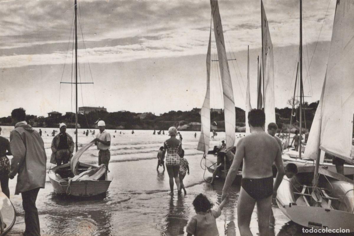 Postcards: France St Georges de Didonne Plage Anim&eacute;e Voiliers et Gens &Eacute;t&eacute; Unposted *YAE116