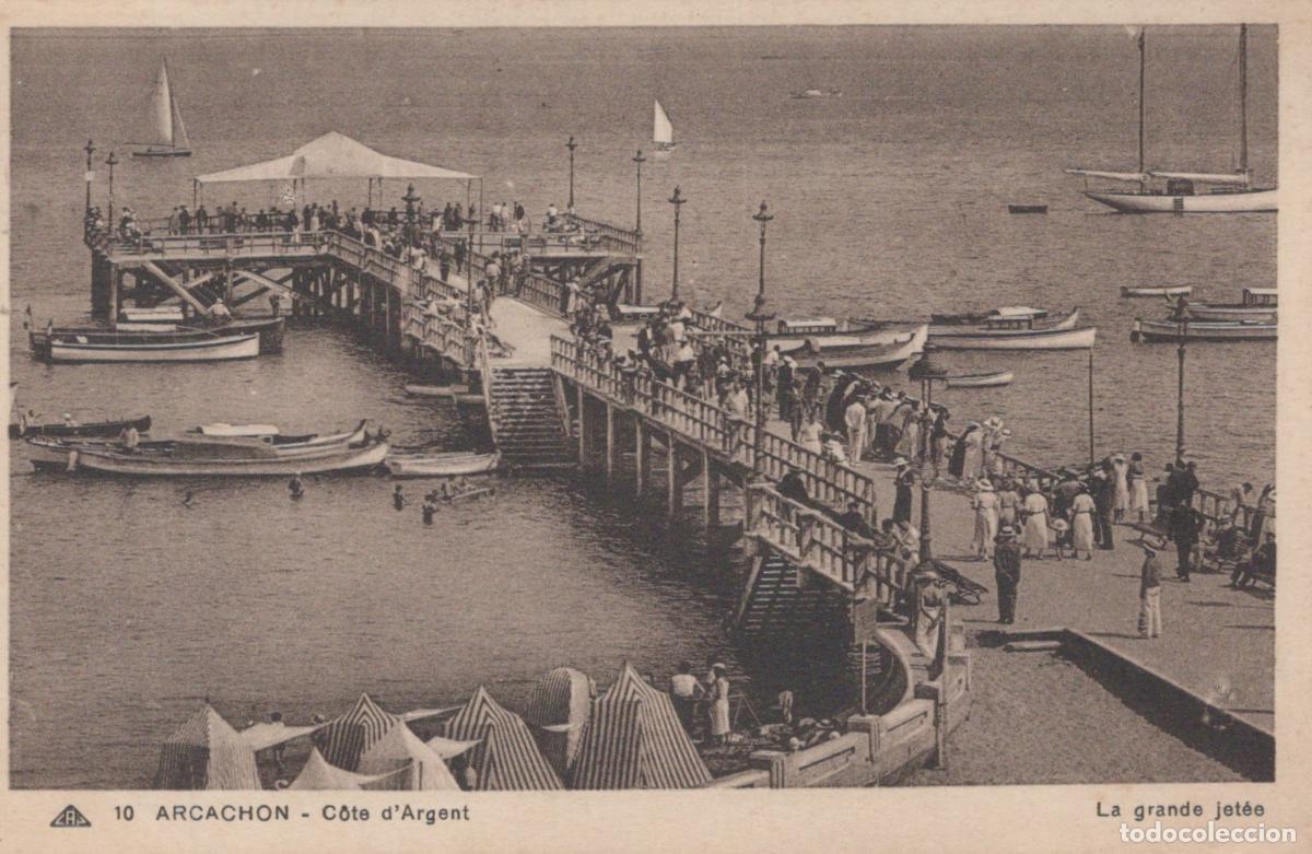 Postcards: France Arcachon La Grande Jet&eacute;e Avec Foule et Voiliers *YAE121