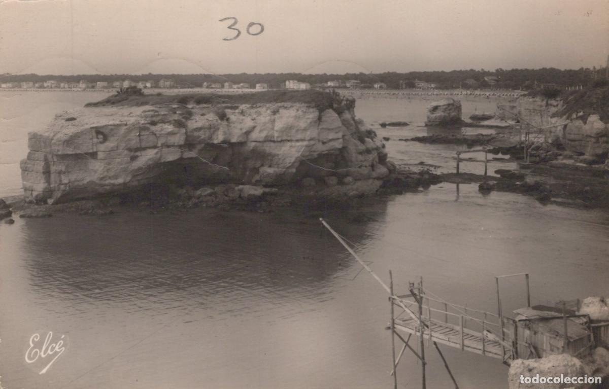 Postcards: France Royan Rochers de Vali&egrave;re Carrelets *YAE219