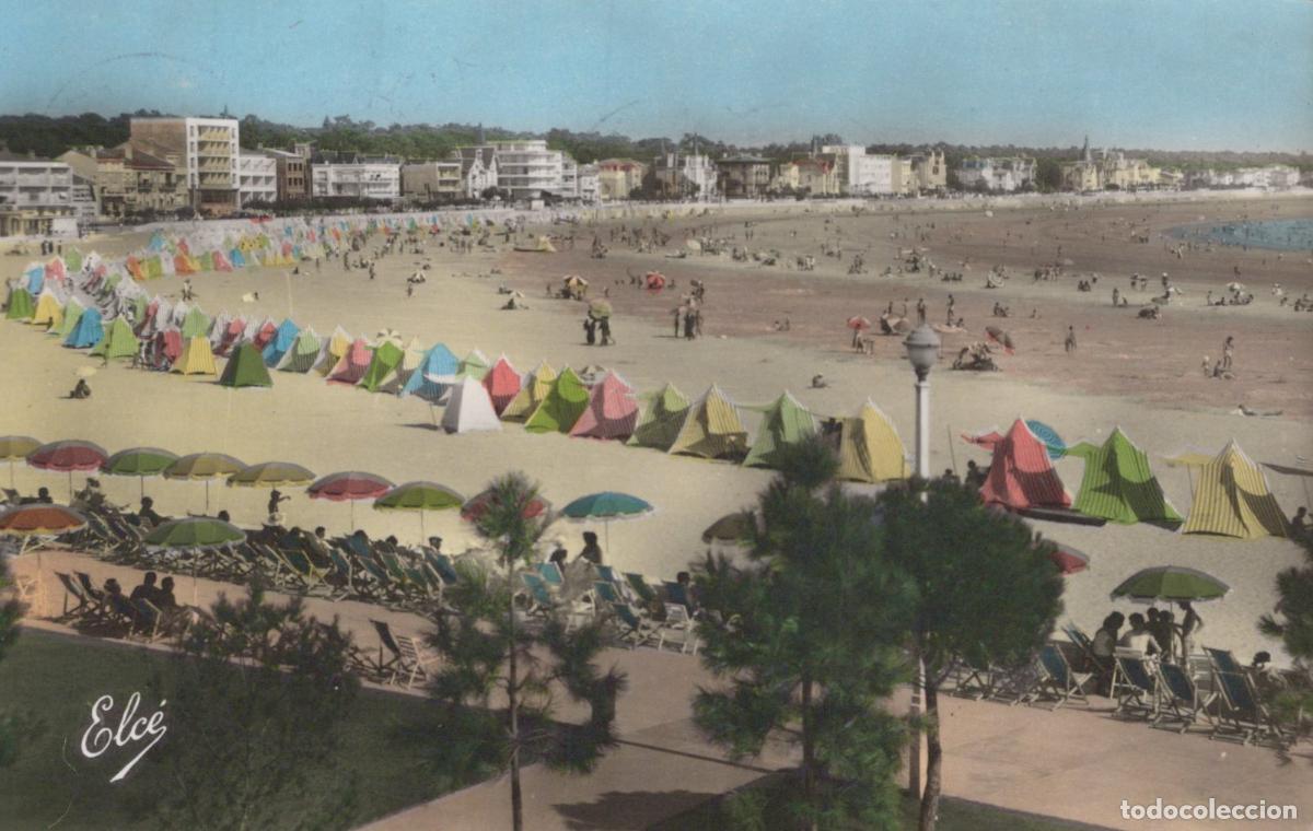 Postcards: France Royan Plage Anim&eacute;e Tentes Baigneurs 1962 *YAE233