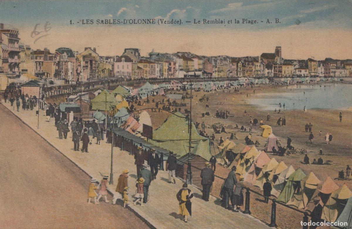 Cartes Postales: France Sables d Olonne Vendee Le Remblai Plage *YAE157