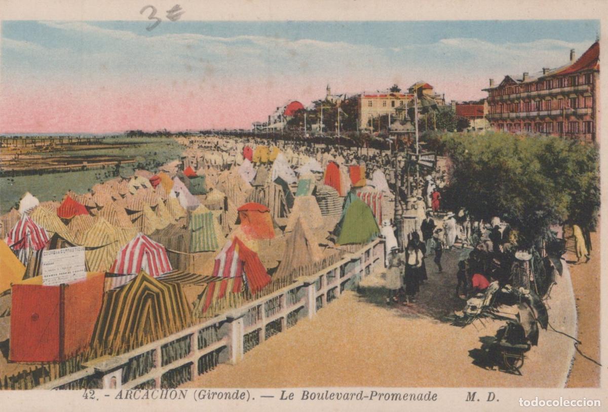 Cartes Postales: France Arcachon Boulevard Promenade Plage Anim&eacute;e Tentes Unposted *YAE175