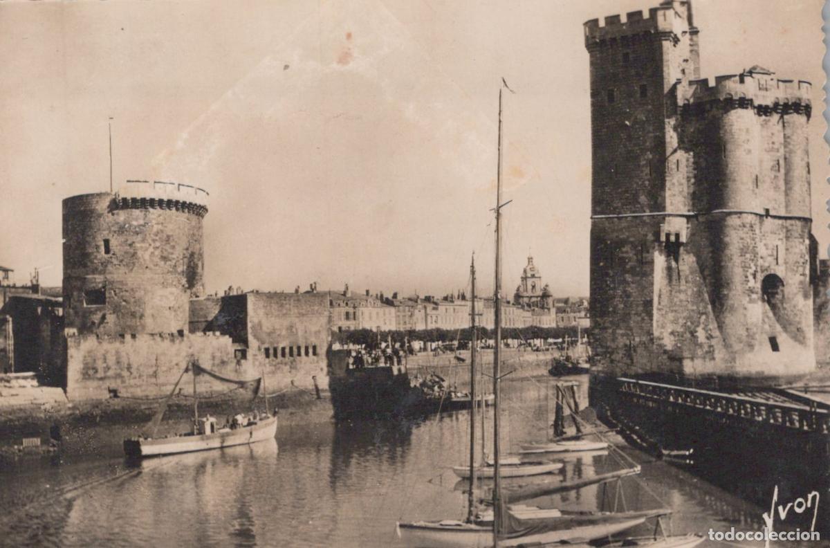 Postkarten: France La Rochelle Port Tours Cha&icirc;ne et St Nicolas *YAE221