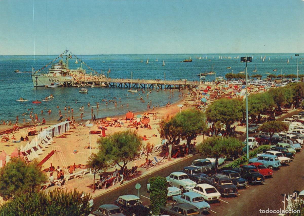 Cartoline: France Arcachon Gironde Plage et Jet&eacute;e D Eyrac Navire M615 Estival *YAE614