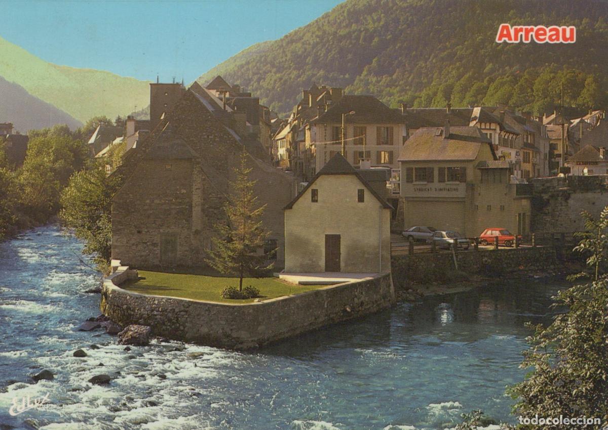 Cartes Postales: France Arreau Vue du Village Montagnard et Rivi&egrave;re *YAE516