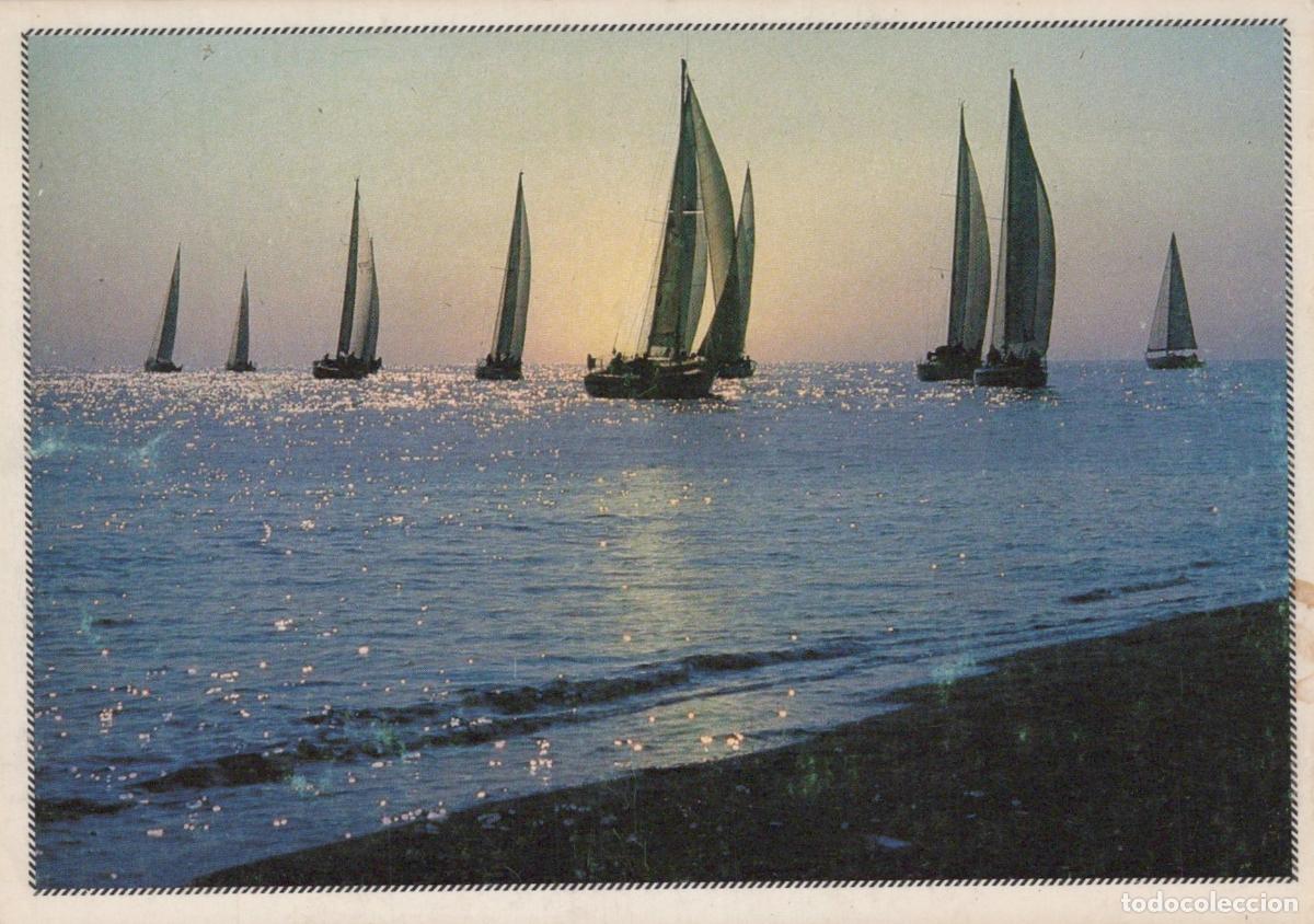 Postais: France Mer Coucher de Soleil Voiliers en R&eacute;gate Paysage Unposted *YAE561