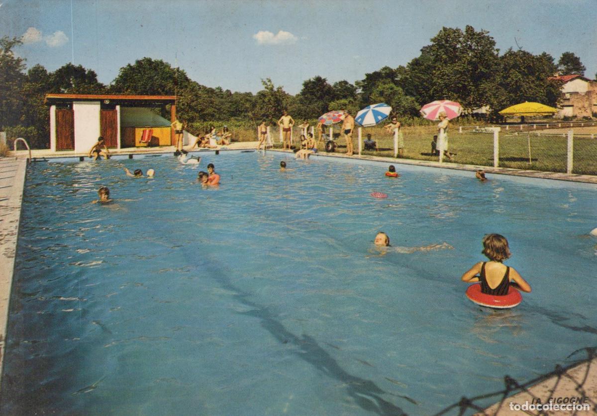 Postkarten: France Laruscade Camping Piscine Estivale Avec Baigneurs Unposted *YAE601