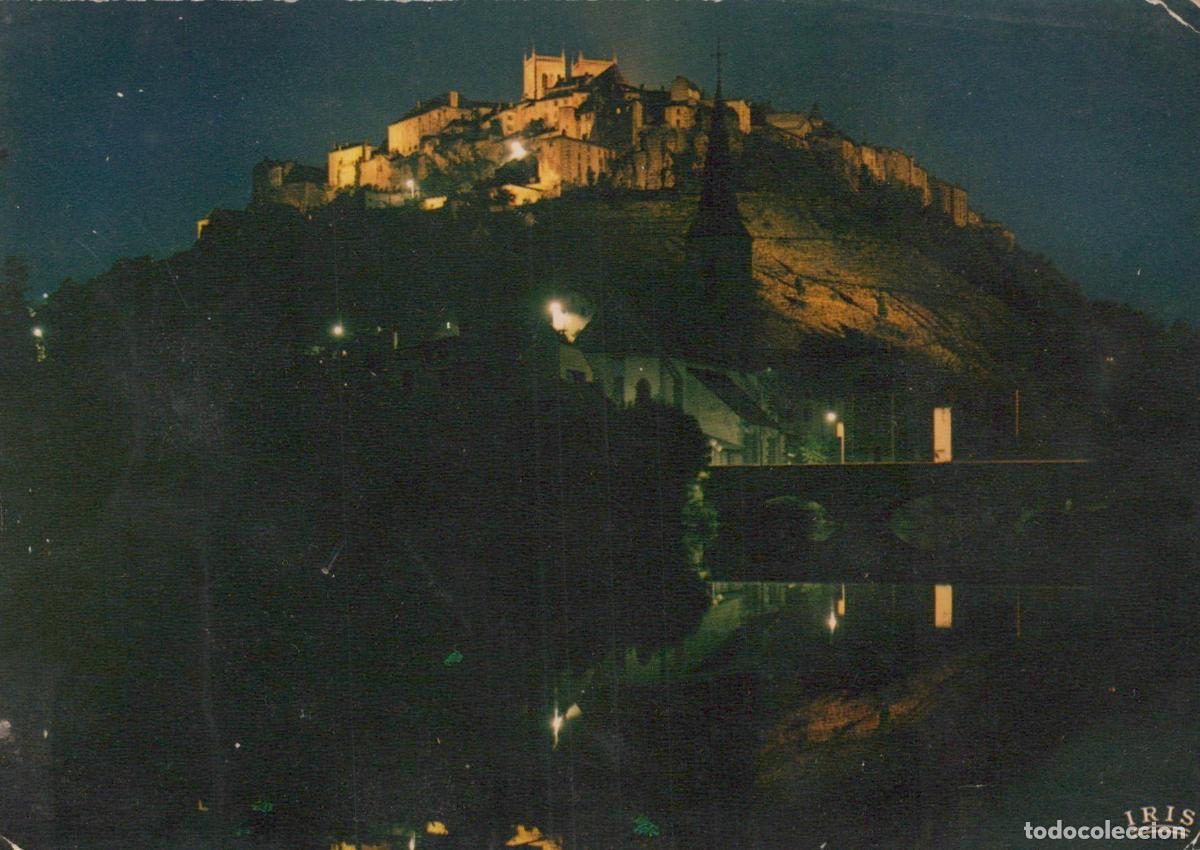 Postales: France Saint Flour Cantal Vue Nocturne du Ch&acirc;teau et Ville *YAE901