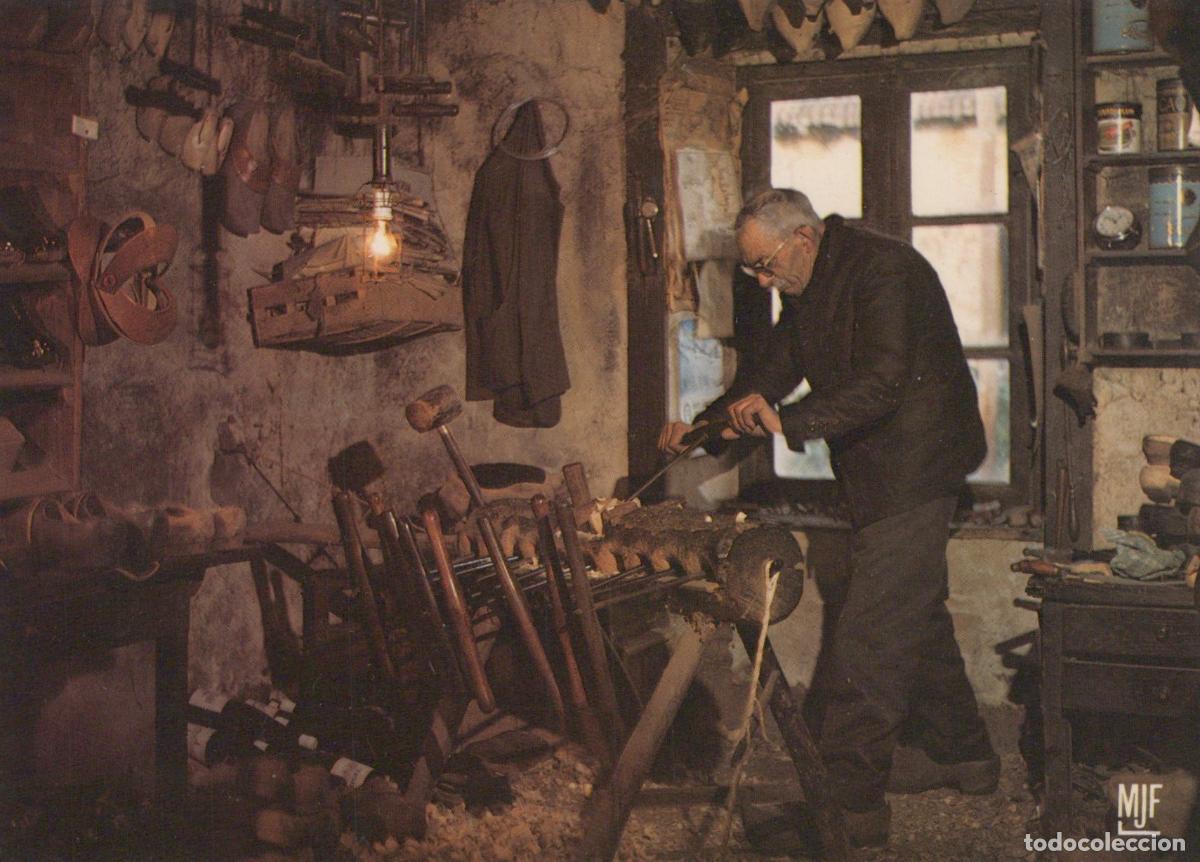 Postales: France Couzeix Sabotier Fa&ccedil;onnant Sabots Atelier *YAE945