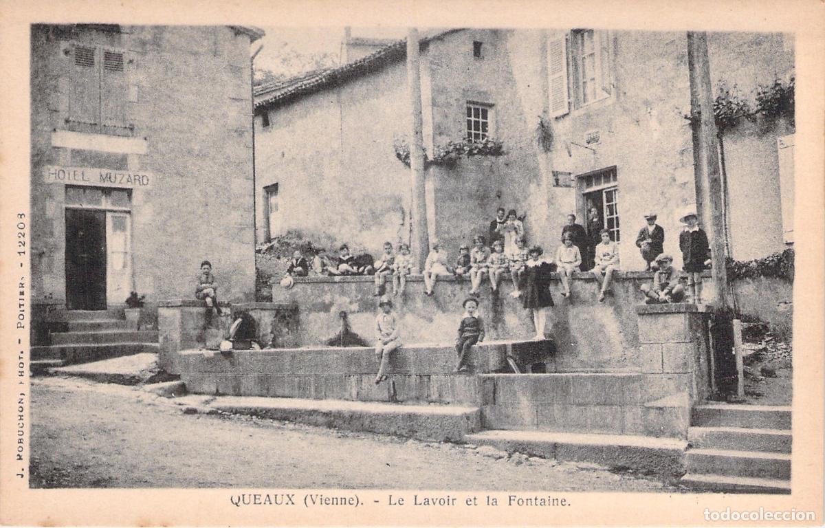 Postales: Postal de Queaux, Le Lavoir et la Fontaine, Vienne, Francia