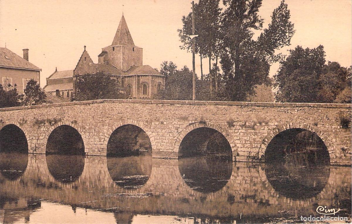 Postales: Postal antigua de iglesia rom&aacute;nica y puente en la regi&oacute;n de Vienne, Francia