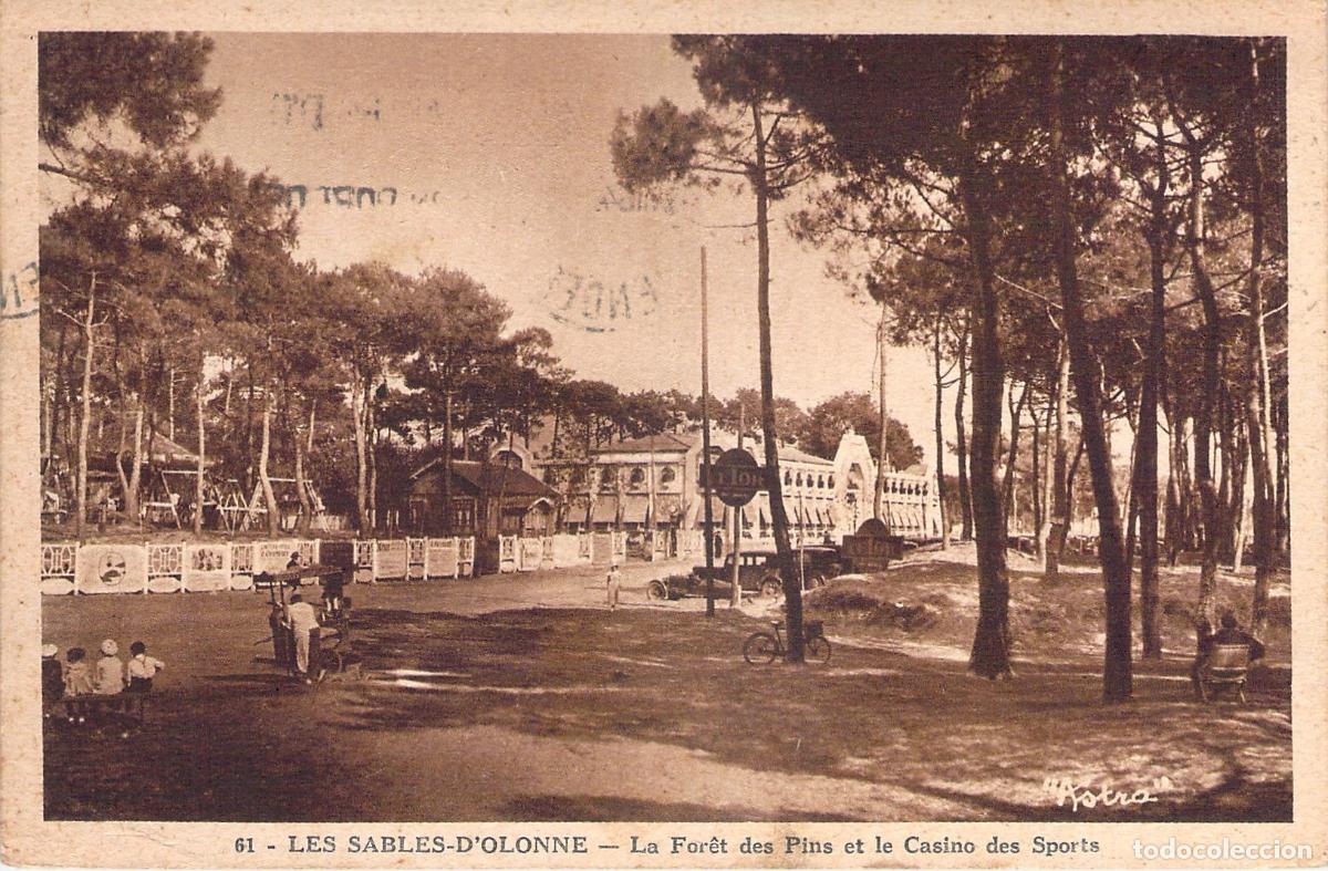 Postales: Postal de Les Sables-d'Olonne: Bosque de Pinos y Casino de los Deportes
