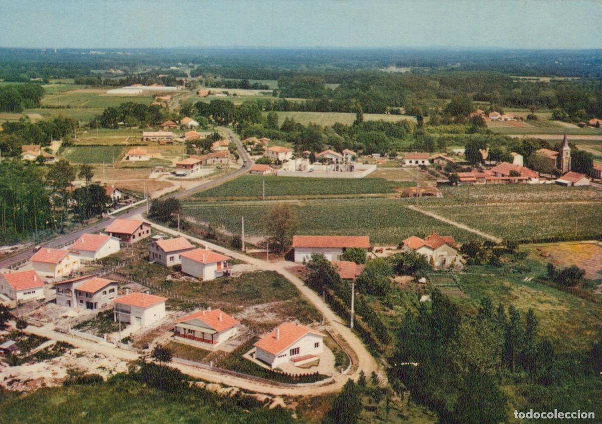 Cartoline: France Angresse Vue A&eacute;rienne du Village Architecture Rurale Unposted *YAF034