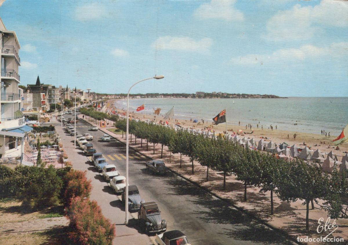 Postais: France Royan Plage Front de Mer B&acirc;timents Estivale *YAF067