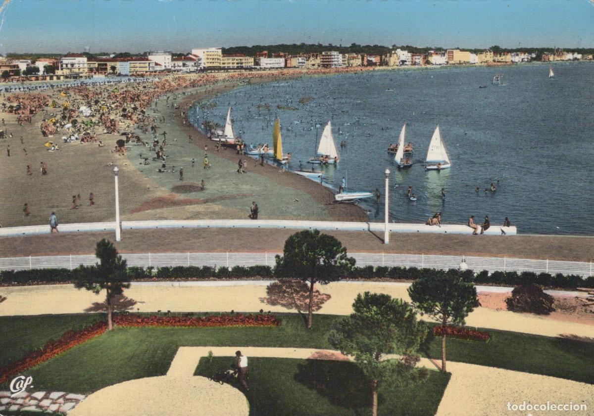 Cartes Postales: France Royan Plage Atlantique Baigneurs Voiliers *YAF092