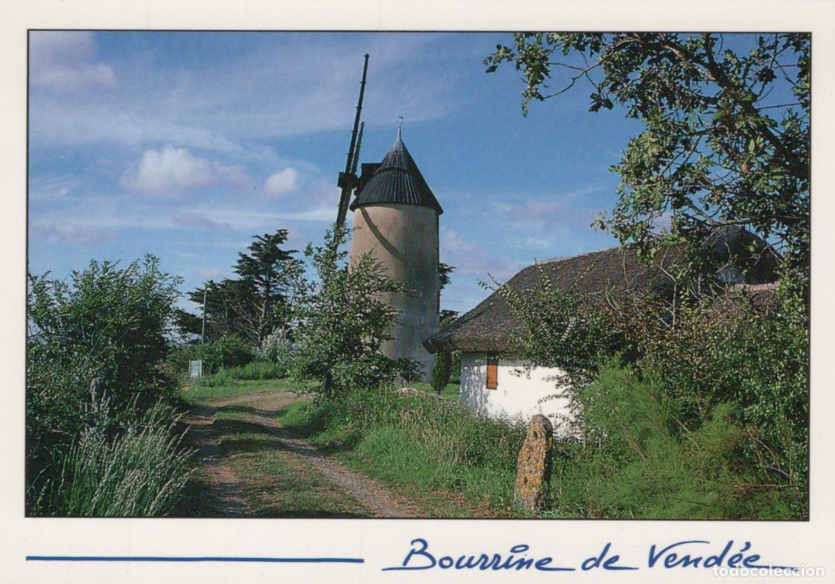 Cartes Postales: France Vend&eacute;e Moulin et Bourrine Architecture Rurale Unposted *YAF158