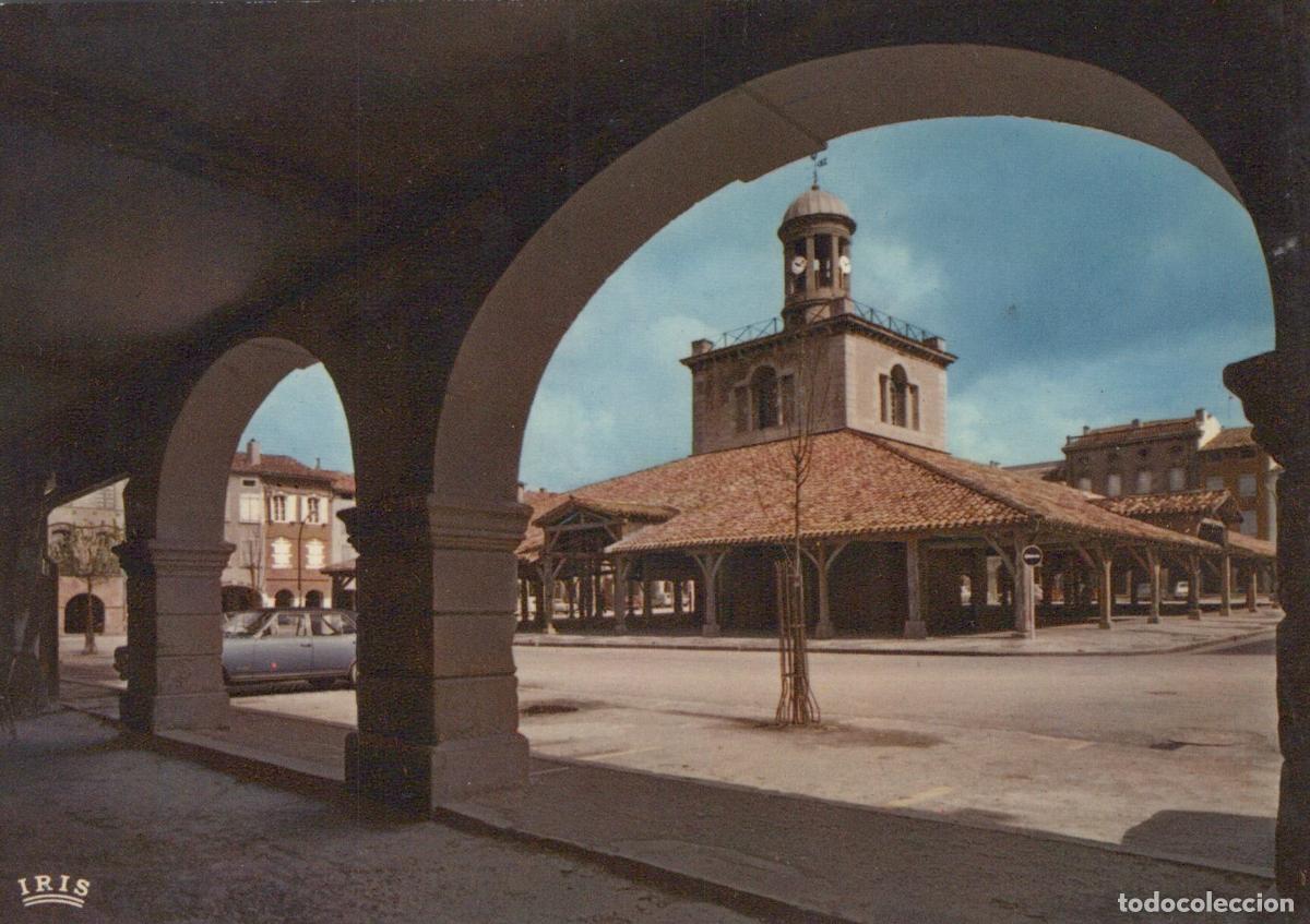 Postcards: France Revel La Halle et Beffroi Vue des Arcades Unposted *YAF213
