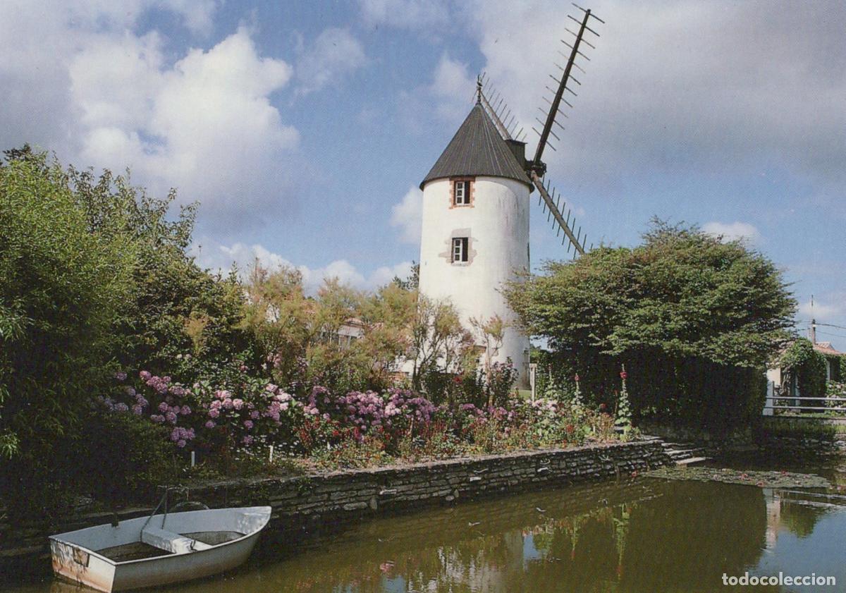 Postcards: France Beauvoir sur Mer Moulin &Agrave; Vent Architecture Rurale Unposted *YAF154