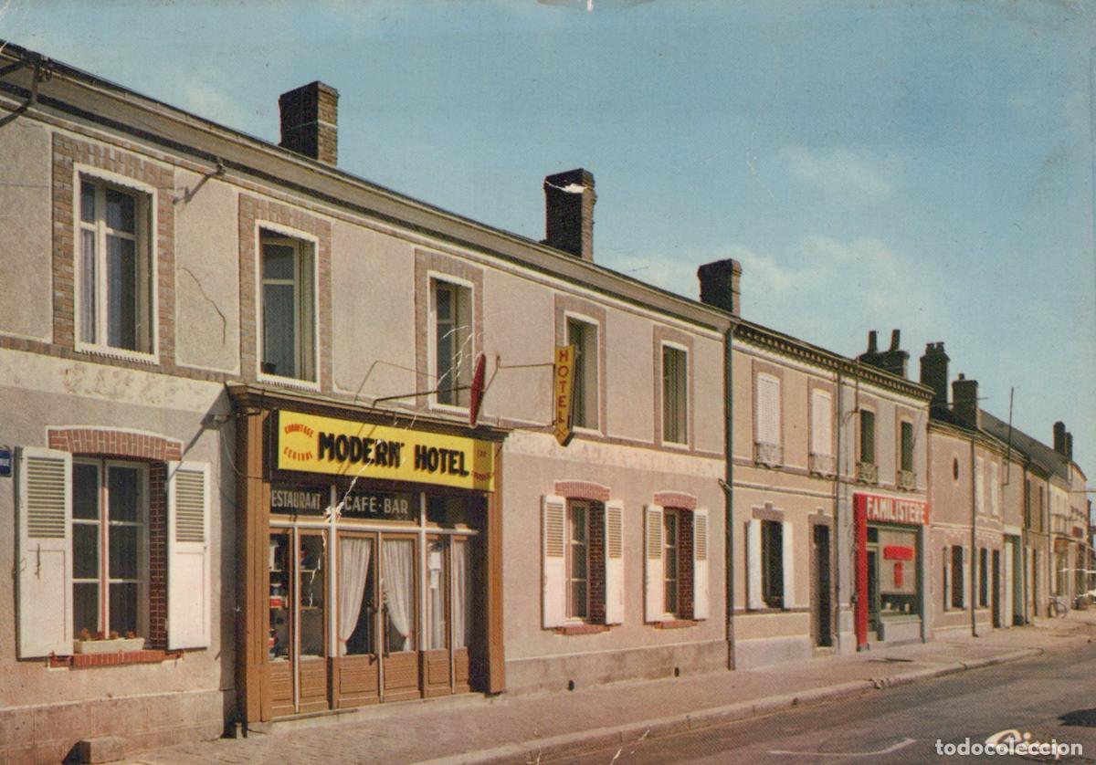 Postcards: France Arrou Modern H&ocirc;tel Architecture de Rue *YAF393