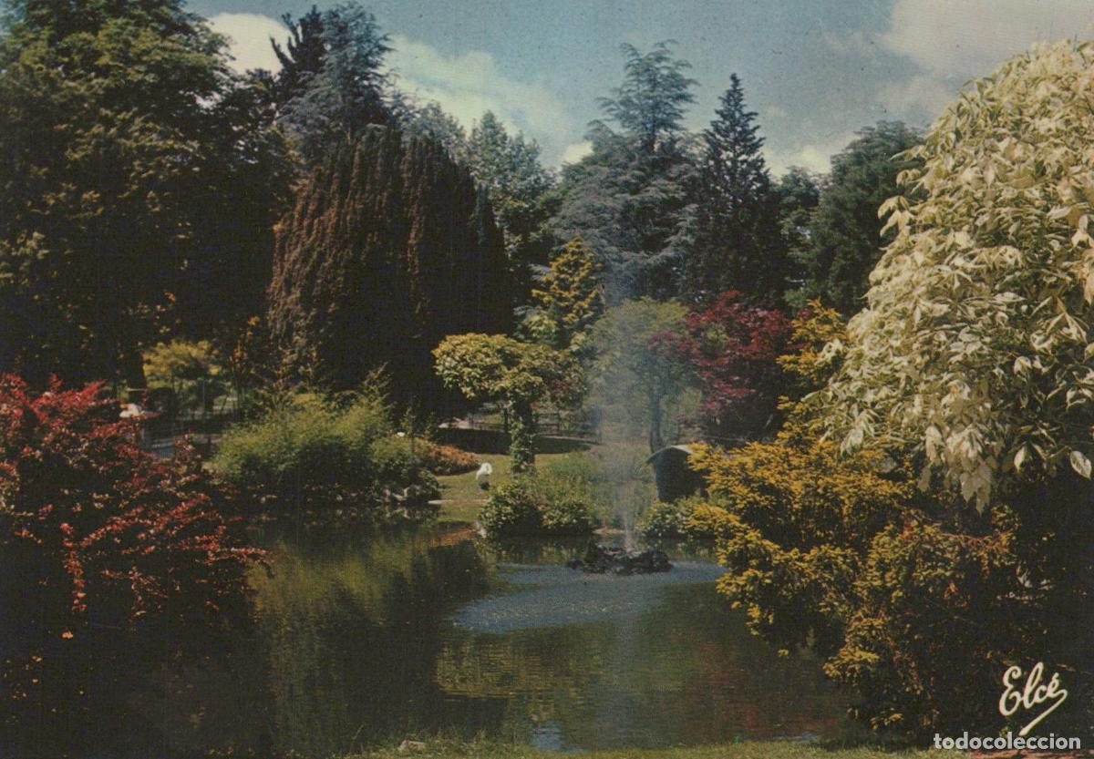 Postais: France Vichy Joli Coin de Parc Fleuri *YAF266