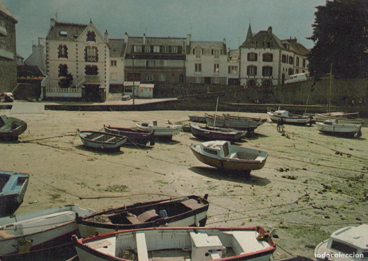 Postales: France Larmor Plage Bretagne Port Bateaux &Eacute;chou&eacute;s et Architecture *YAF390