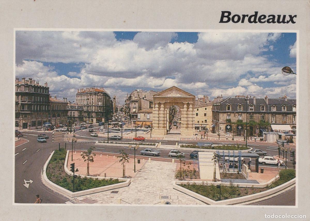 Postales: France Bordeaux Place Victoire Porte Unposted *YAF668