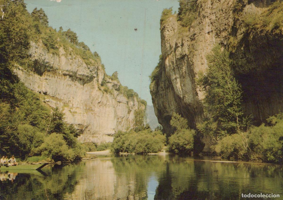Postcards: France Millau Gorges du Tarn les D&eacute;troits Paysage Fluvial Rocheux *YAF480