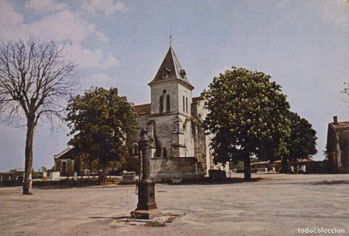 Postales: France Village Church Square *YAF788